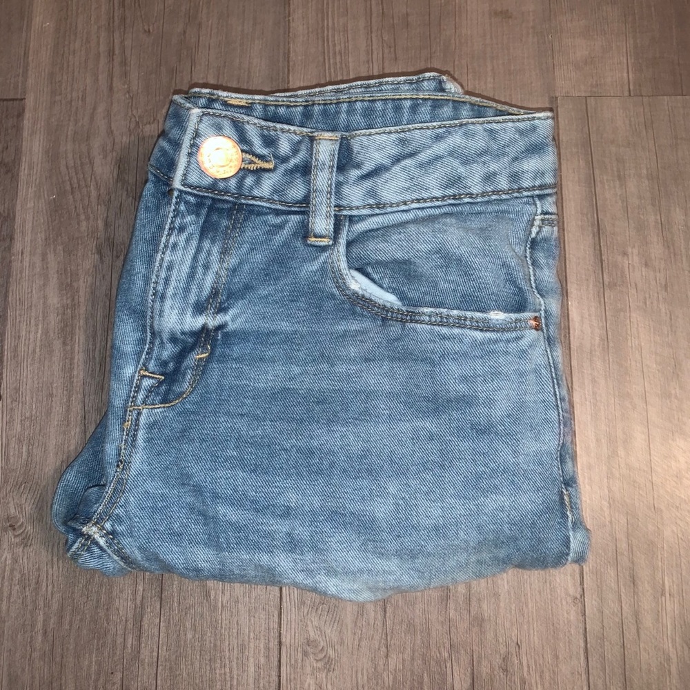 High water boyfriend jeans with rips